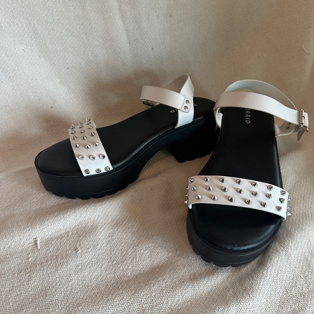 Torrid 10ww White Studded Platform Sandals - Women - Picture 2 of 5